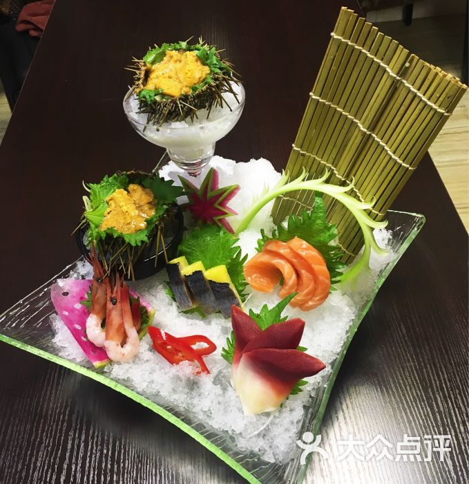 活海胆刺身拼盘
