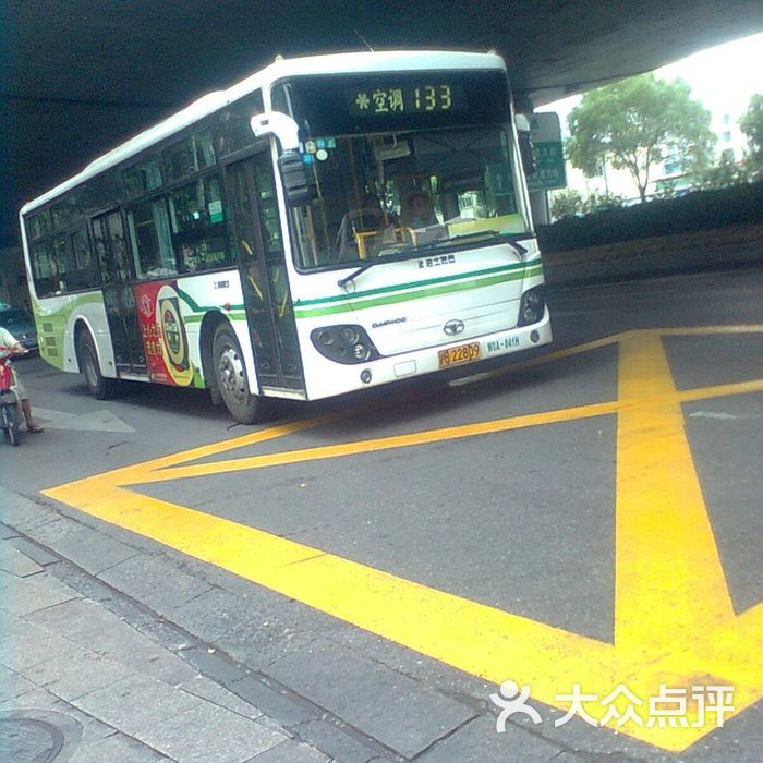 公交车沪b39227 w0a-307h图片-北京公交车-大众点评网