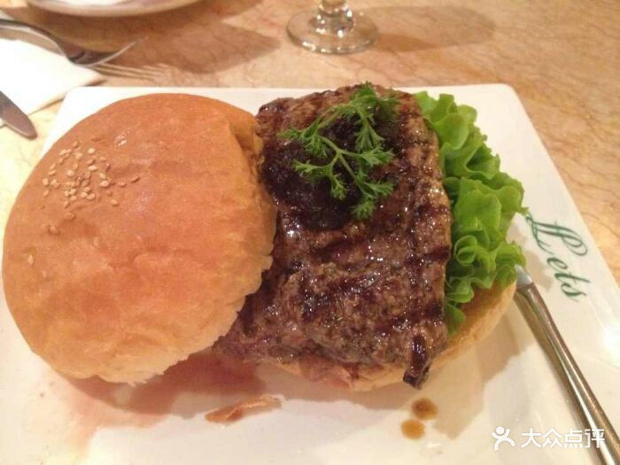 let'sburgerplus(三里屯店)黑松露牛排汉堡图片 第1张