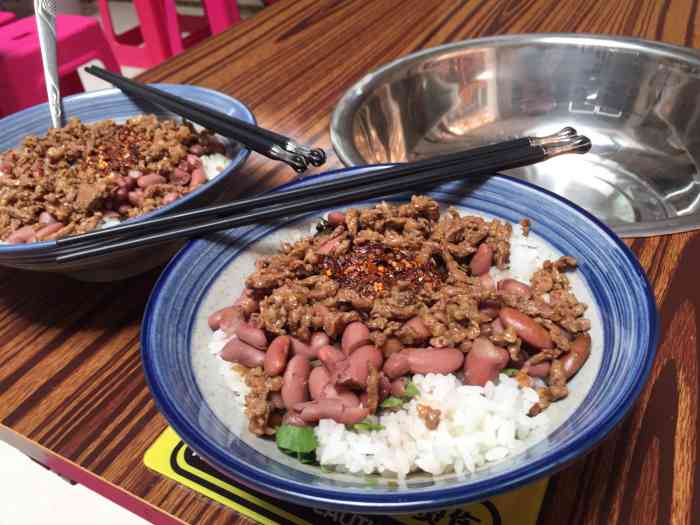 金记酸菜红豆饭-"时隔三天,今天路过虽然下雨,但我.