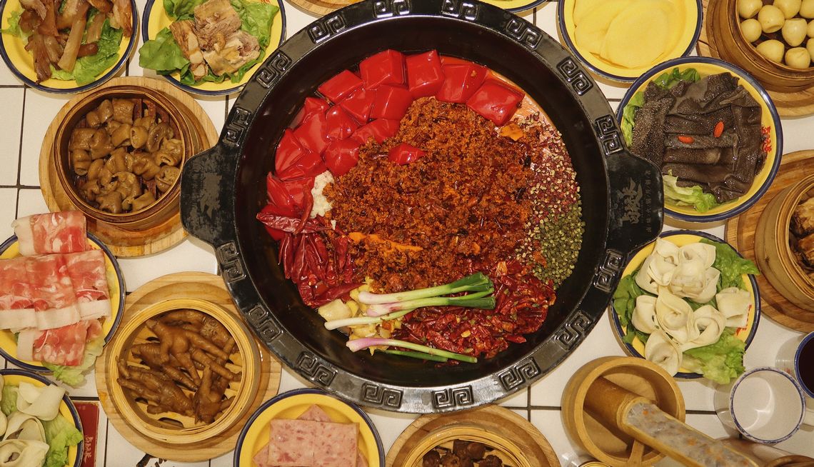 挑战连续堂食五顿火锅 第二顿:卤校长老火锅