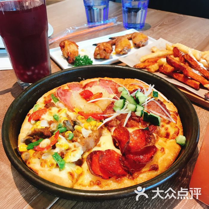必胜客(西安路店)美式至尊四拼比萨图片 - 第1张