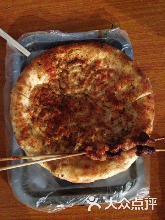 烤馕,烤羊肉串