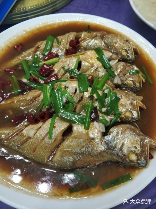 这个鲈鱼,在秦皇岛好几家饭店都有这道菜。.