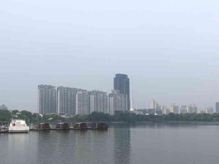 泰晤士小镇华亭湖-"放眼都是绿 ,到处皆是景 ,这就是.