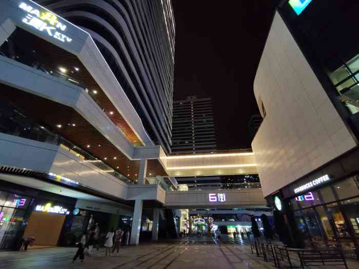 中国铁建186mall-"铁建之前负一楼有一个当当书店,没.