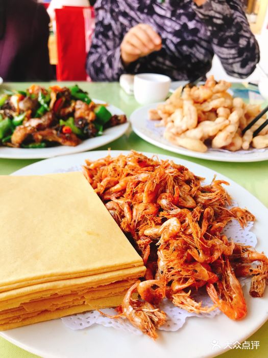 煎饼卷河虾