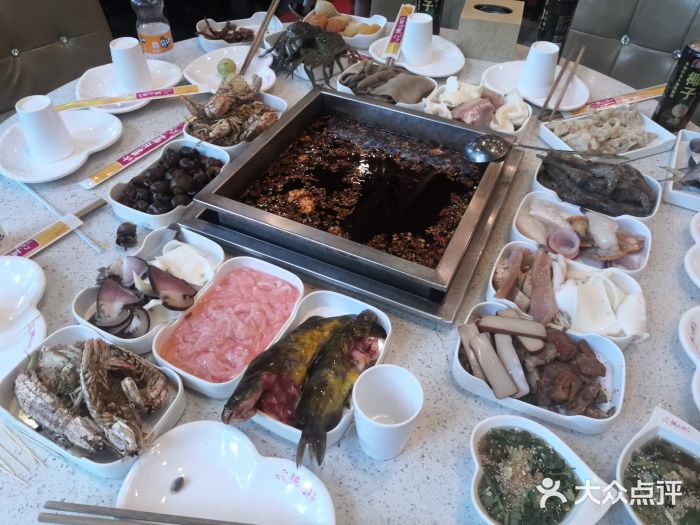 桃花盛开海鲜自助火锅图片