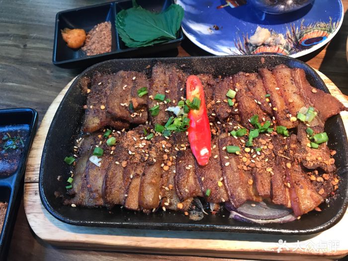 彝族脆烤五花肉