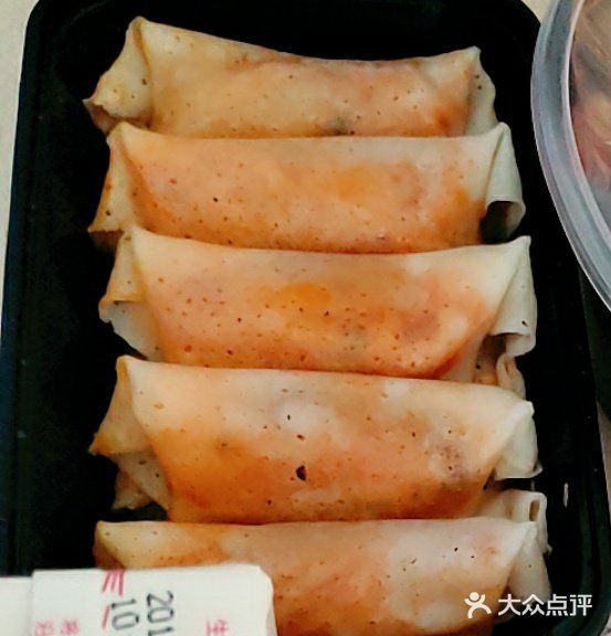 请所有兄弟姐妹移步去榛尚十个小卷饼,尝尝嘎嘎香小卷饼,老式麻辣烫