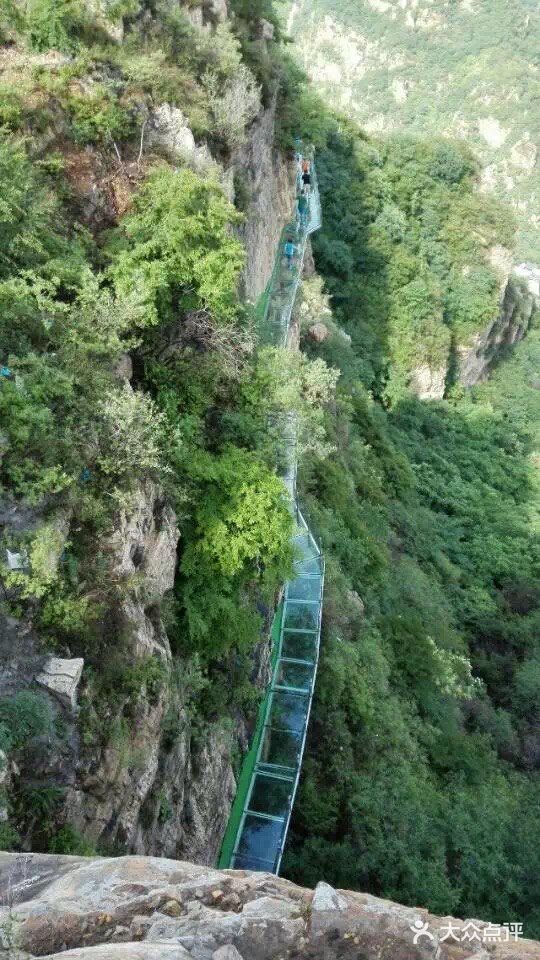 天云山在北京市平谷区,自然景观不仅雄伟,生态环境良好