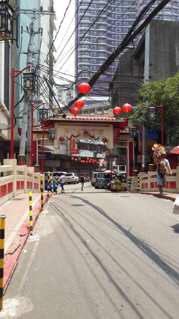 王彬街"马尼拉的华人很多,大多数聚居于唐人街一带-大众点评移动版
