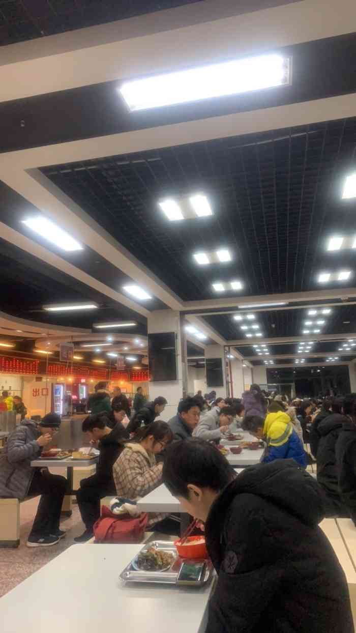 中国人民大学中区食堂-"如题,为什么这样讲,因为它不会因为放假就.