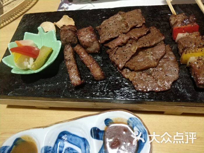 烤牛肉拼盘