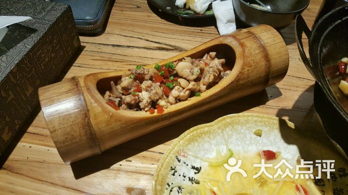 泡椒竹筒鸡
