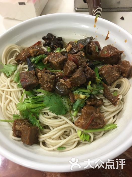 红烧牛肉拌面