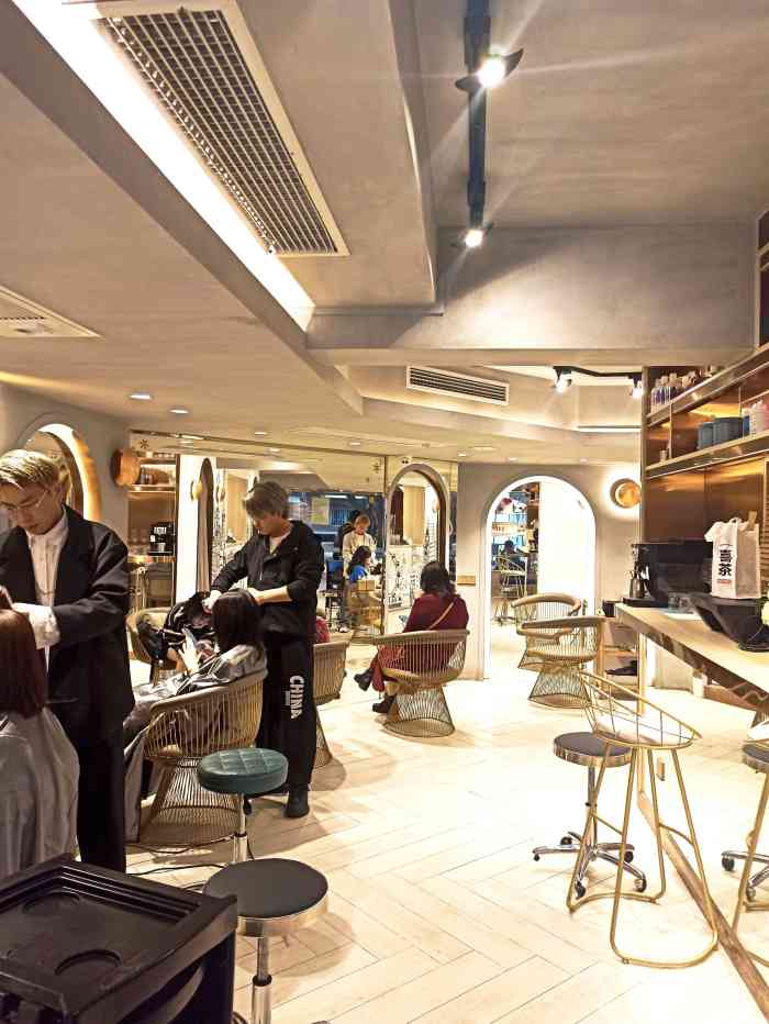 苏豪路易士·嘉玛发廊 i salon(江南西店"非常满意,地方好找,发型师