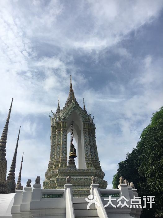 泰国的天气属于热带气候,一会就下雨,一会.-大