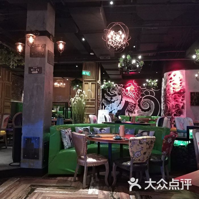 桥底串吧音乐餐厅