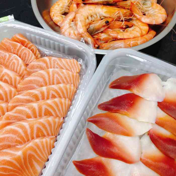 「三文鱼刺身」三文鱼非常嫩滑,三文鱼很鲜甜,厚切三文鱼真的太满足