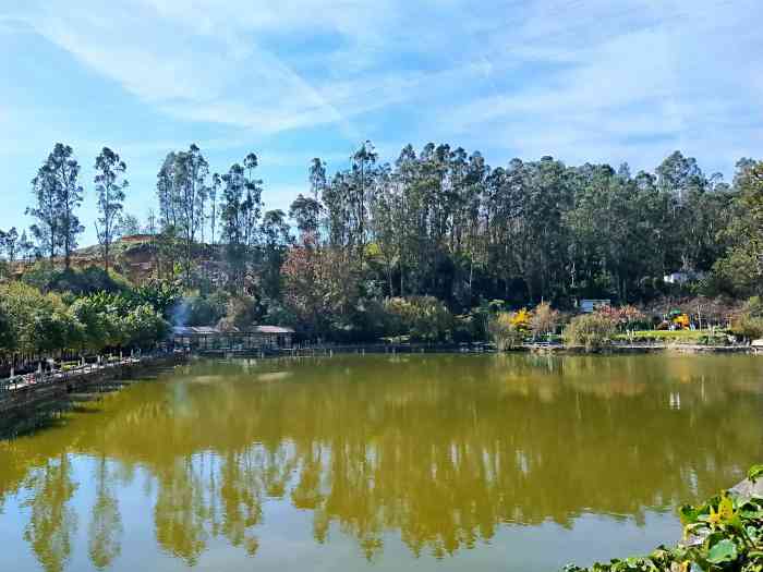 三碗水湖生态园-"昆明当地人经常会去的地方,停车场望