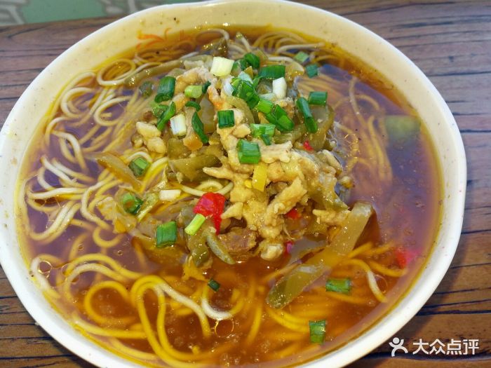 一碗面(枣营北里店)榨菜肉丝面图片