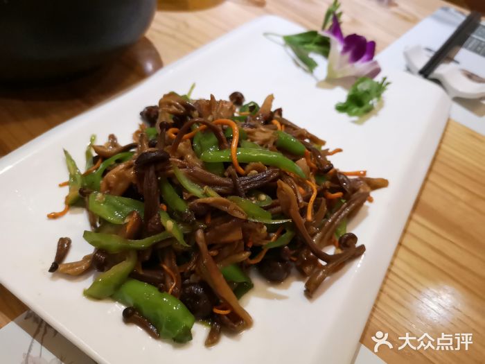 静心莲·禅茶素食(迎宾路店-小炒鹿茸菌-菜-小炒