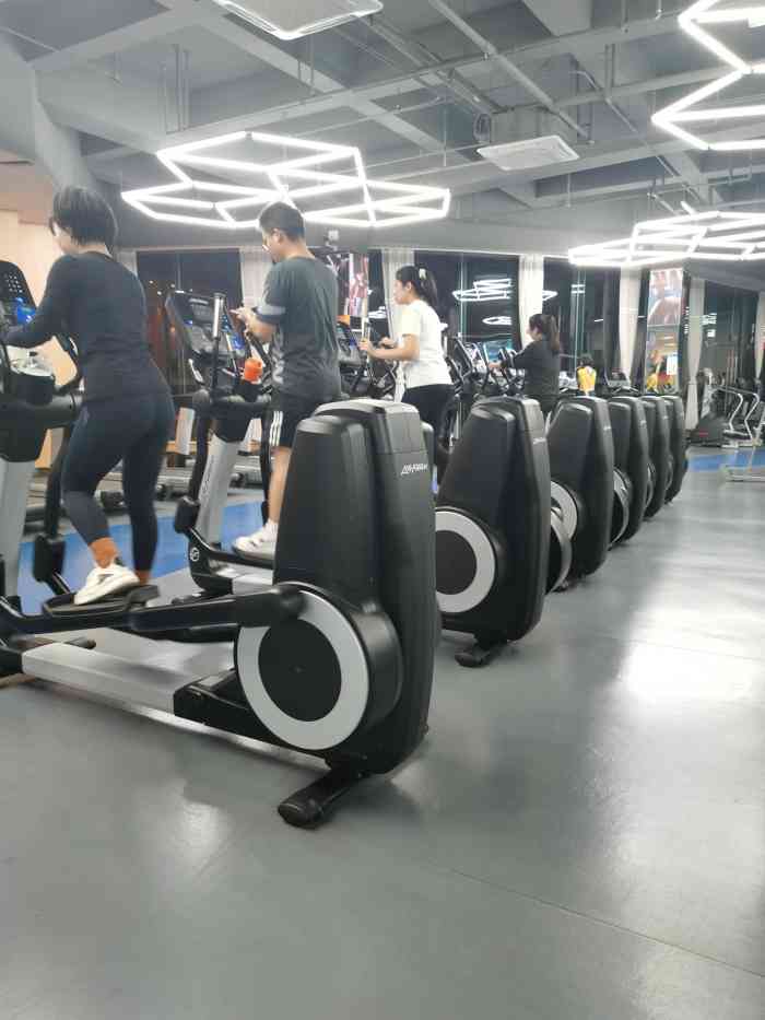 零距离帕沃斯健身游泳