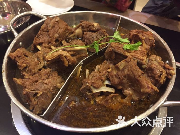 羊蝎子鸳鸯锅