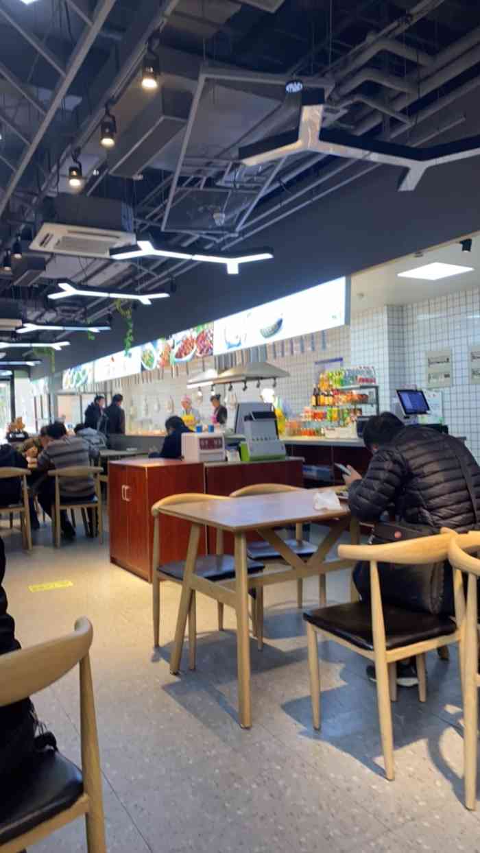 筷乐百味大食堂(星雨城时代广场店"经常来这家店买早餐,很符合口味