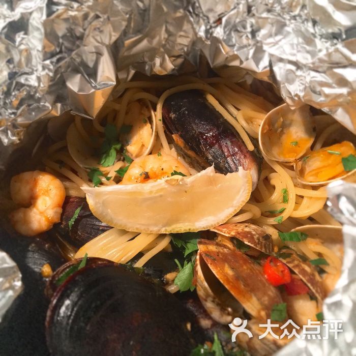 锡纸烤海鲜面