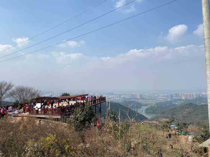 龙泉山观景台鸟瞰成都