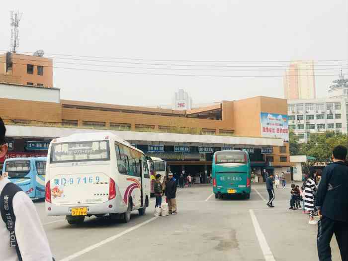 咸阳汽车站-"旅游线路很多,每天都会听到叫人的呐喊声