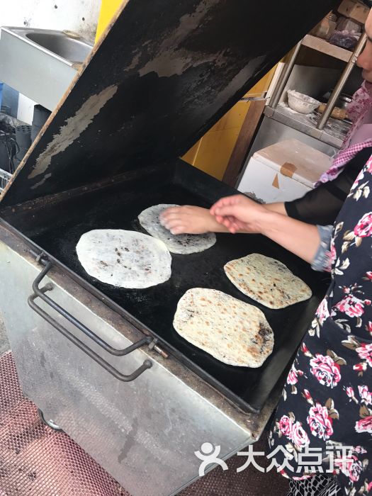 梅干菜扣肉饼