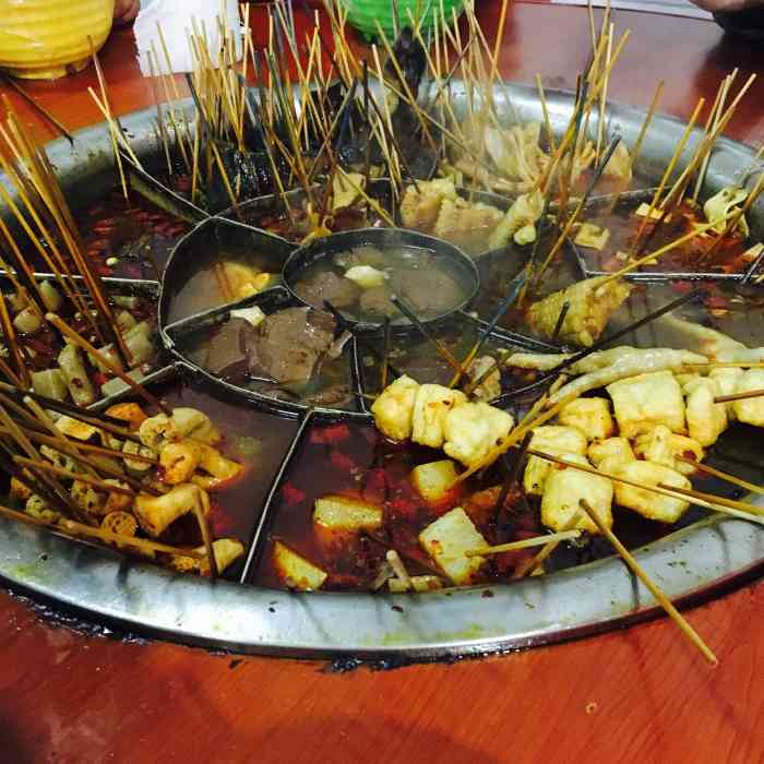 食尚串串麻辣烫-"常德文理学院那条街上,第一次来这边
