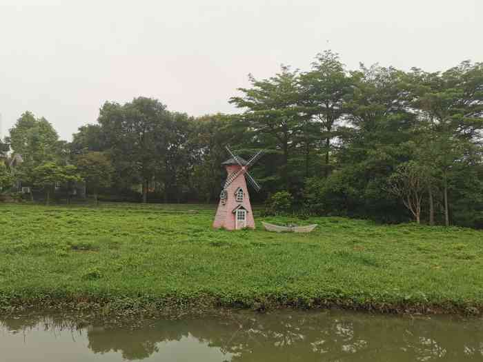 绿岛湖湿地公园位于南庄季华大桥下以绿岛湖为主附近还有水上俱乐部