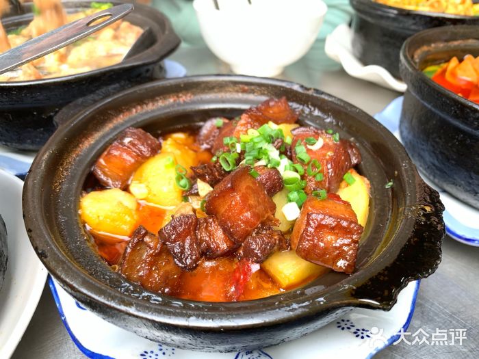 廖记老砂锅(上清寺店)土豆红烧肉图片