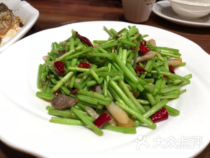 腊肉炒泥蒿