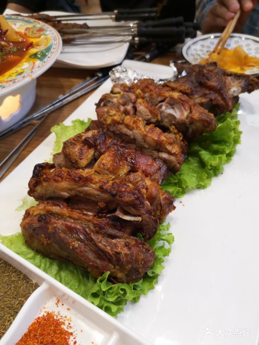 巴依老爷新疆美食(潘家园店)烤羊腿图片