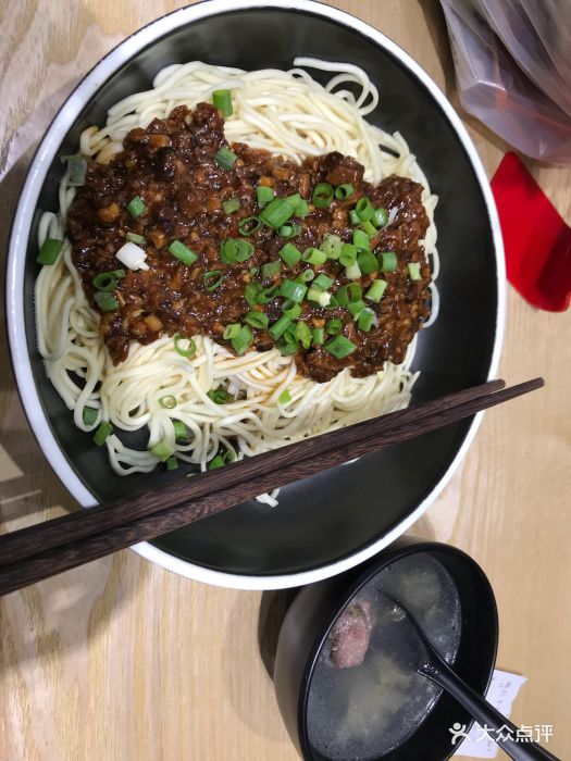 牛吃草牛肉面(培罗成店)香菇牛肉拌面图片 第17张