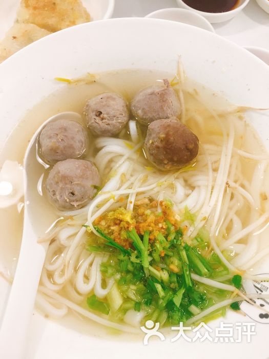 牛肉丸粿条汤