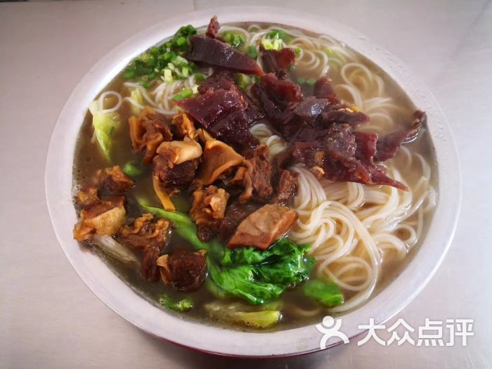 浓汤牛腩粉