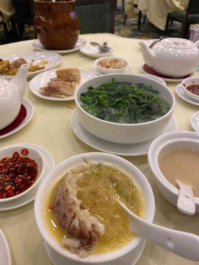西苑酒家(利园一期店"大哥叉烧不算香港最好,因为香港的好吃叉烧.