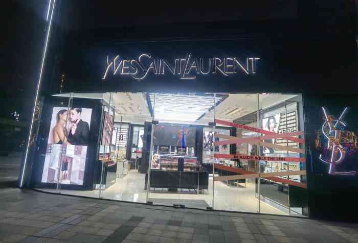 ysl(重庆万象城店)-"99位置:位置在杨家坪万象城街.