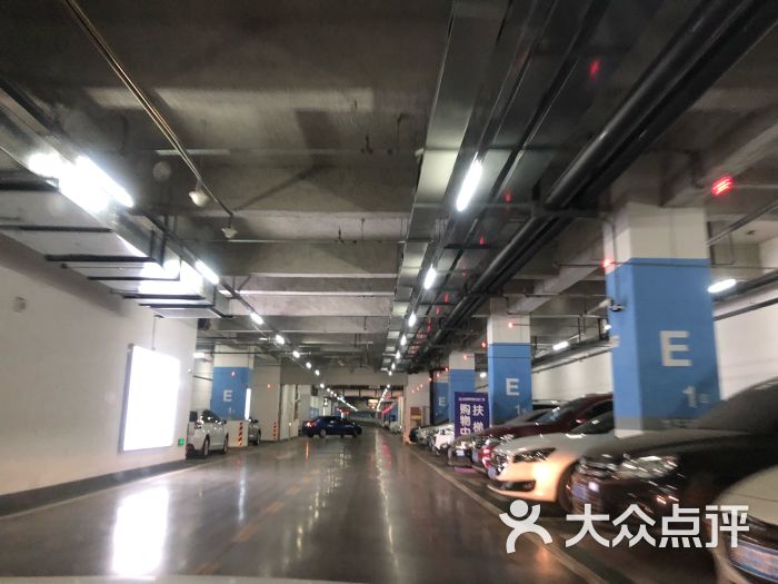 万达广场(丰台西铁营店)停车场图片 - 第5张