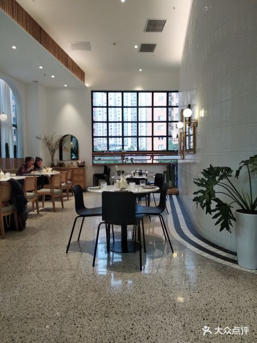 位置:合川区财富广场3楼尽头,婚姻登记处.-一