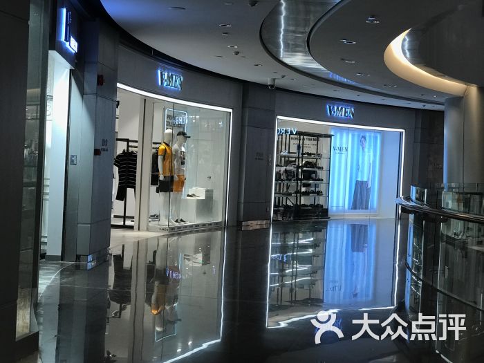 vmen(m 购物中心店)橱窗图片 第2张