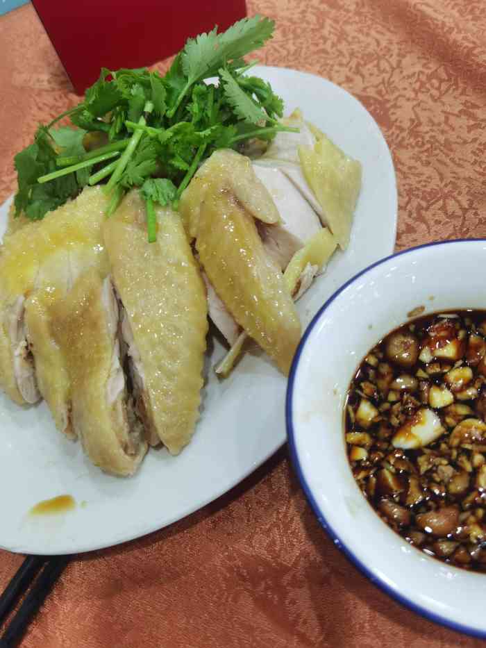 何记安铺鸡饭店"冲着湛江鸡去的,却有点失望,鸡肉好老,嚼.