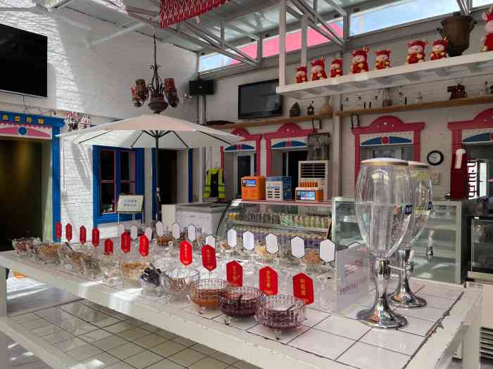 古兰丹姆冰激凌店-"如果说伊犁食品,相信没有比古兰丹姆更有名.
