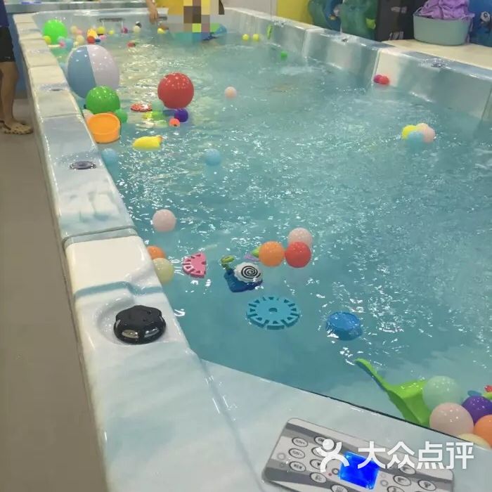 鱼乐贝贝婴幼儿游泳馆